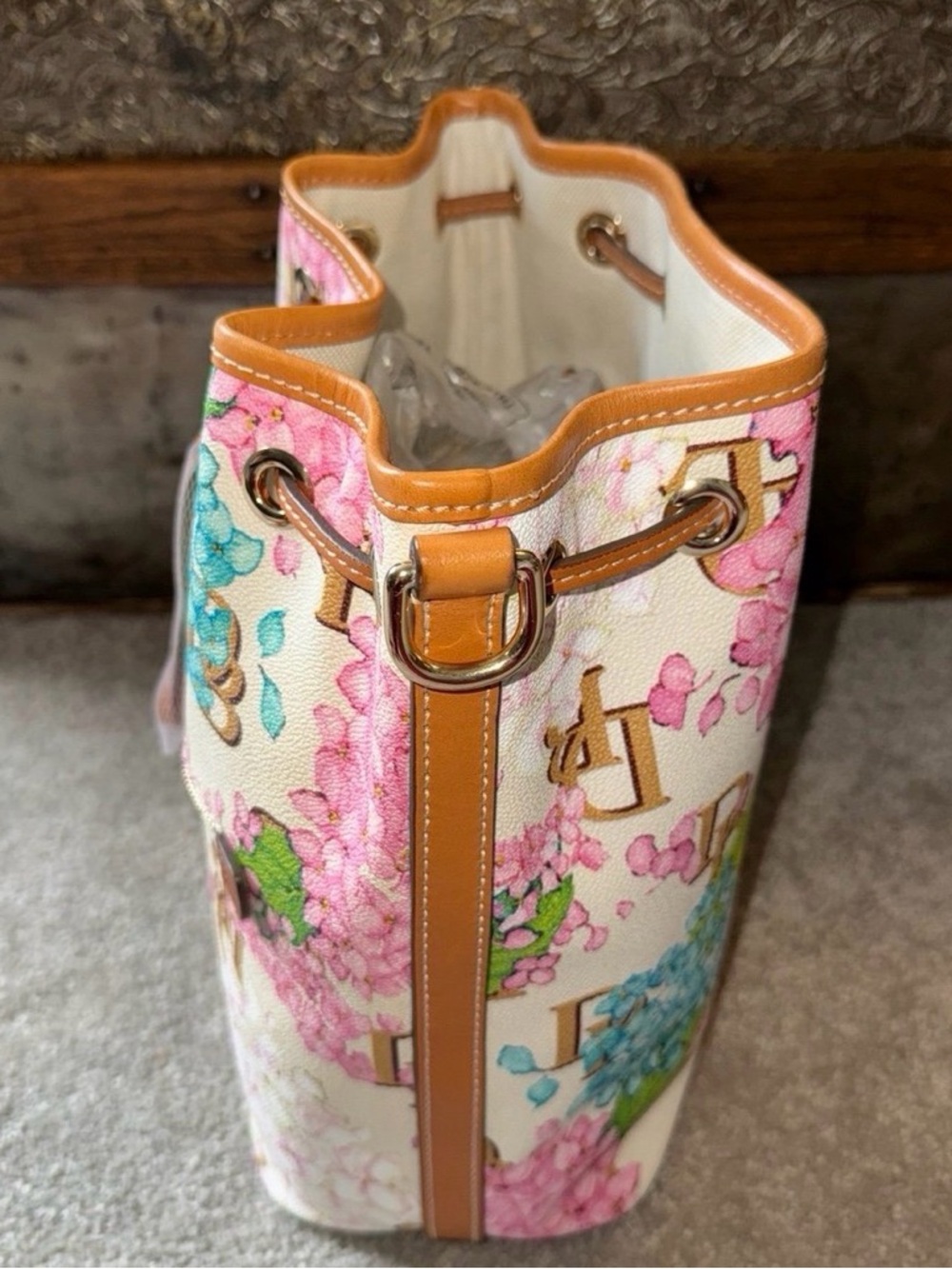 Dooney & Bourke Hydrangea Drawstring Hobo Bag in coated cotton - Picture 4 of 12